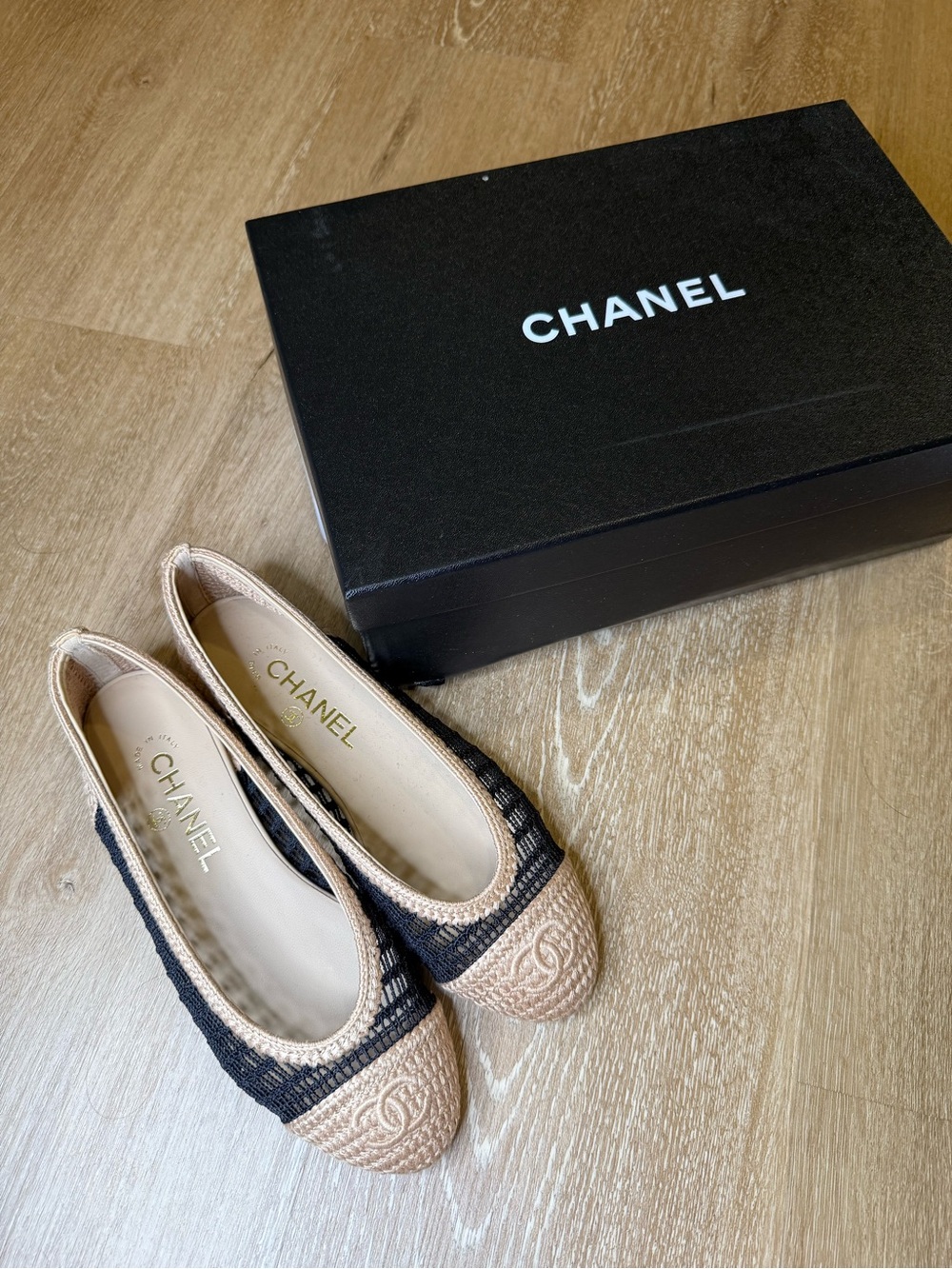 CHANEL Beige/Black Raffia Woven Logo Ballet Flats Slip On EU 36.5
